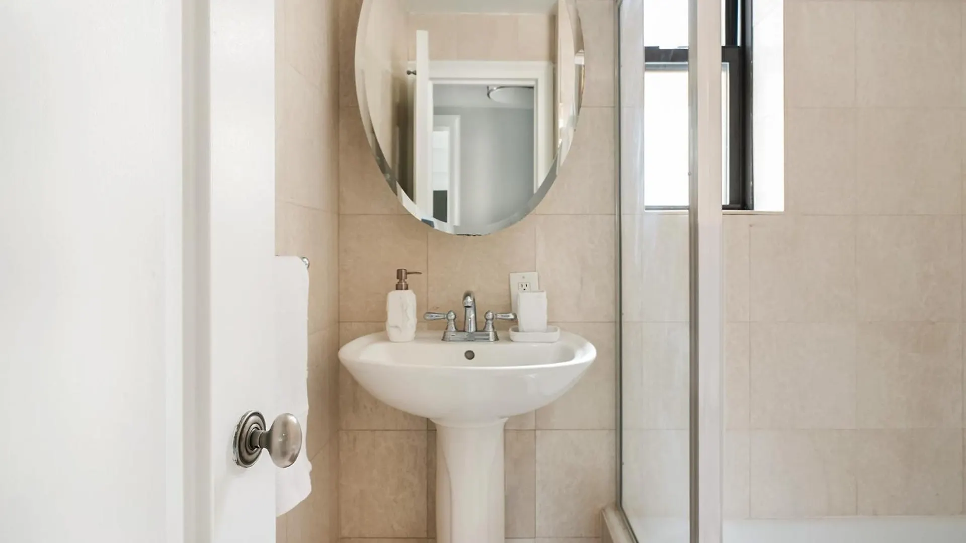 Апартаменты 73-406 New 1Br 1Bth Uws Doorman Gym Нью-Йорк 0*,  США